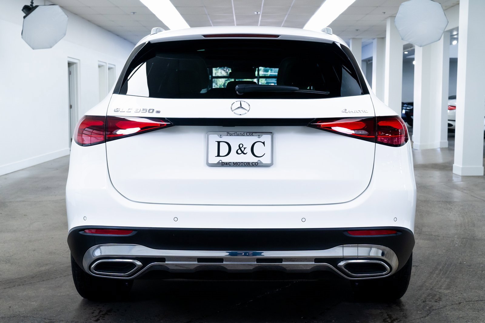 Used 2025 Mercedes-Benz GLC 350e 4MATIC image 5