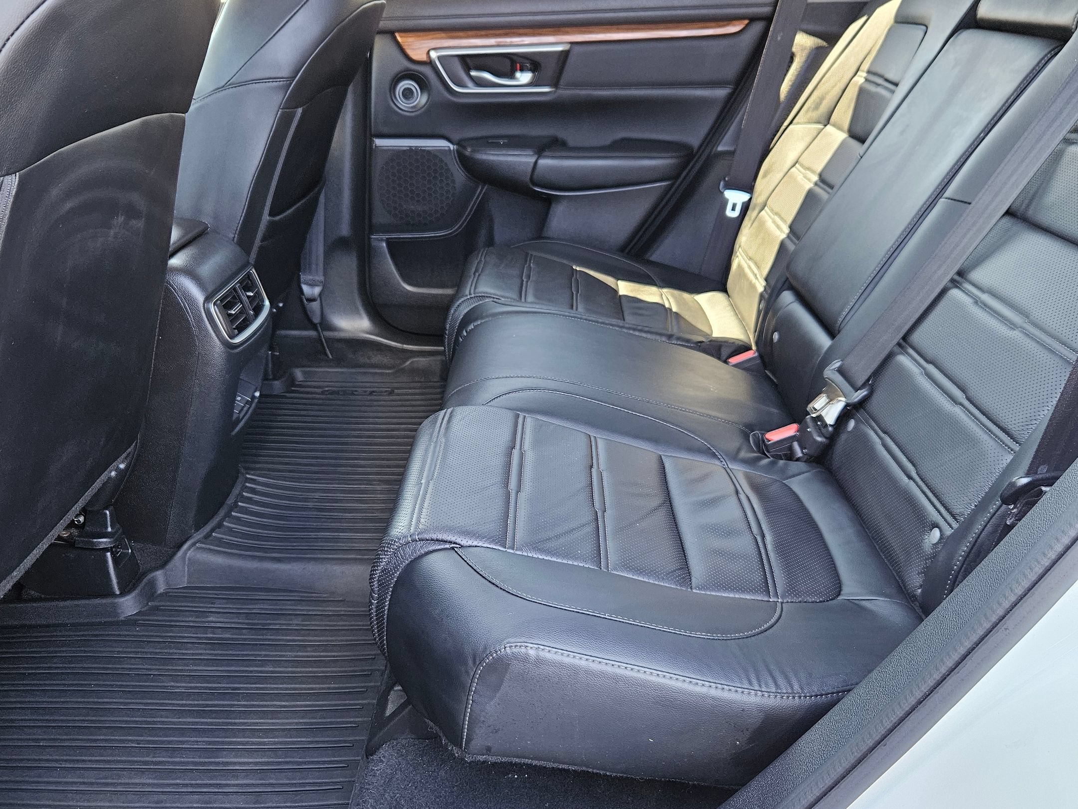 Used 2022 Honda CR-V Touring image 25