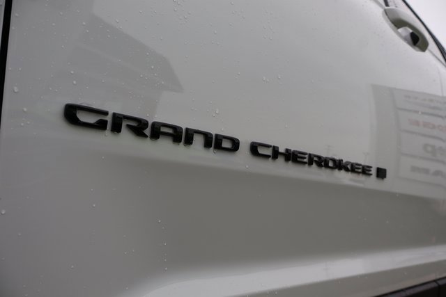 New 2025 Jeep Grand Cherokee Altitude image 7