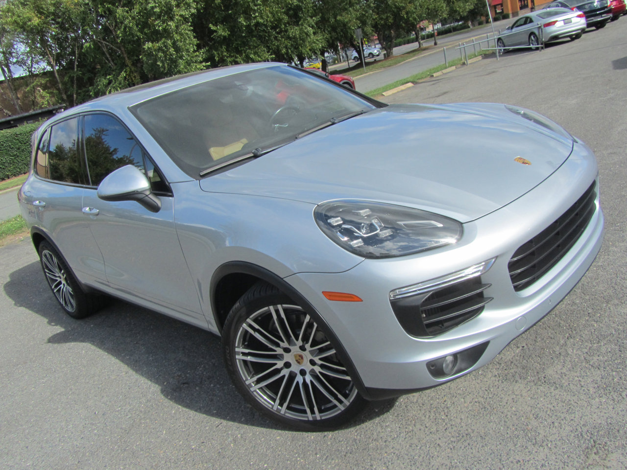 Used 2016 Porsche Cayenne S w/ Premium Plus Package image 4