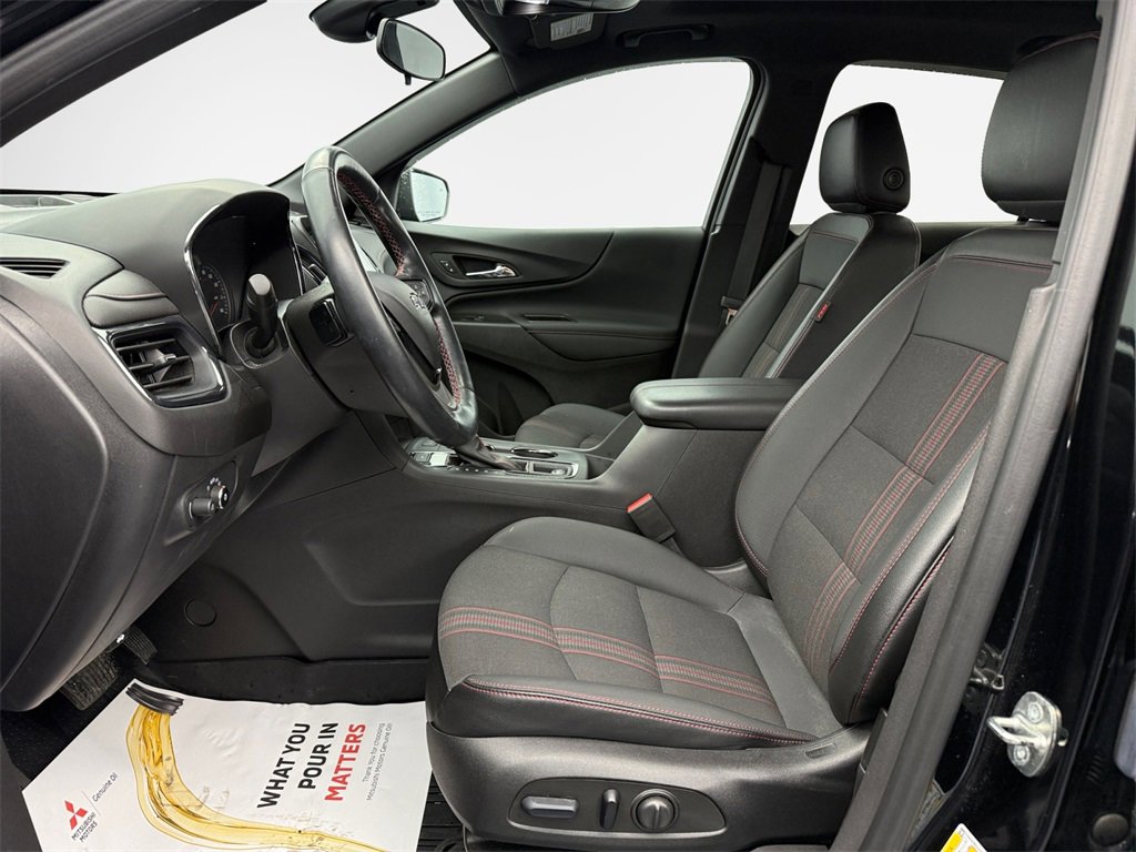Used 2023 Chevrolet Equinox RS image 12
