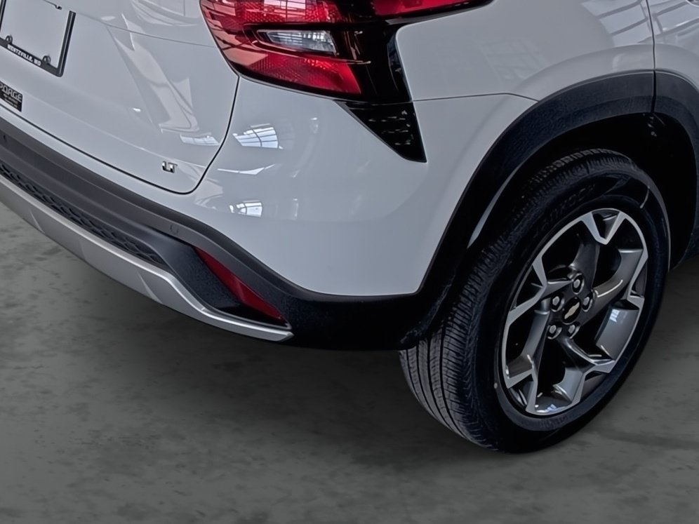 Used 2025 Chevrolet Trax LT w/ Driver Confidence Package FWD image 13