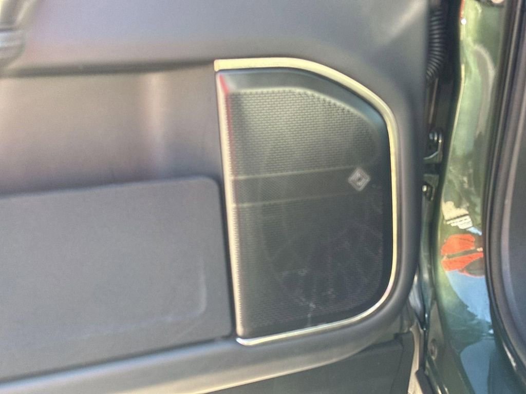 Used 2023 Rivian R1S Launch Edition image 16