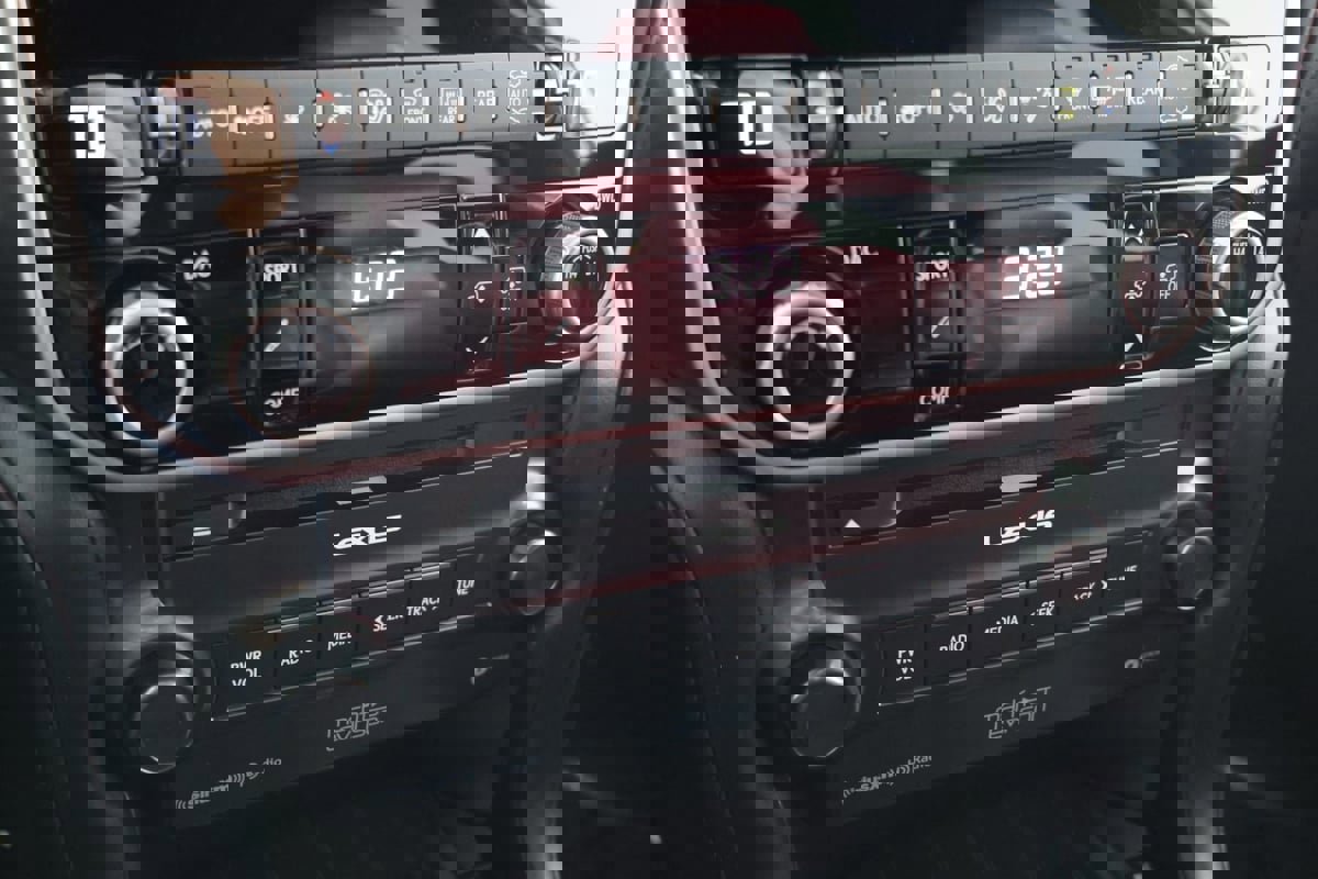 Used 2023 Lexus GX 460 Luxury w/ Sport Design Package image 35