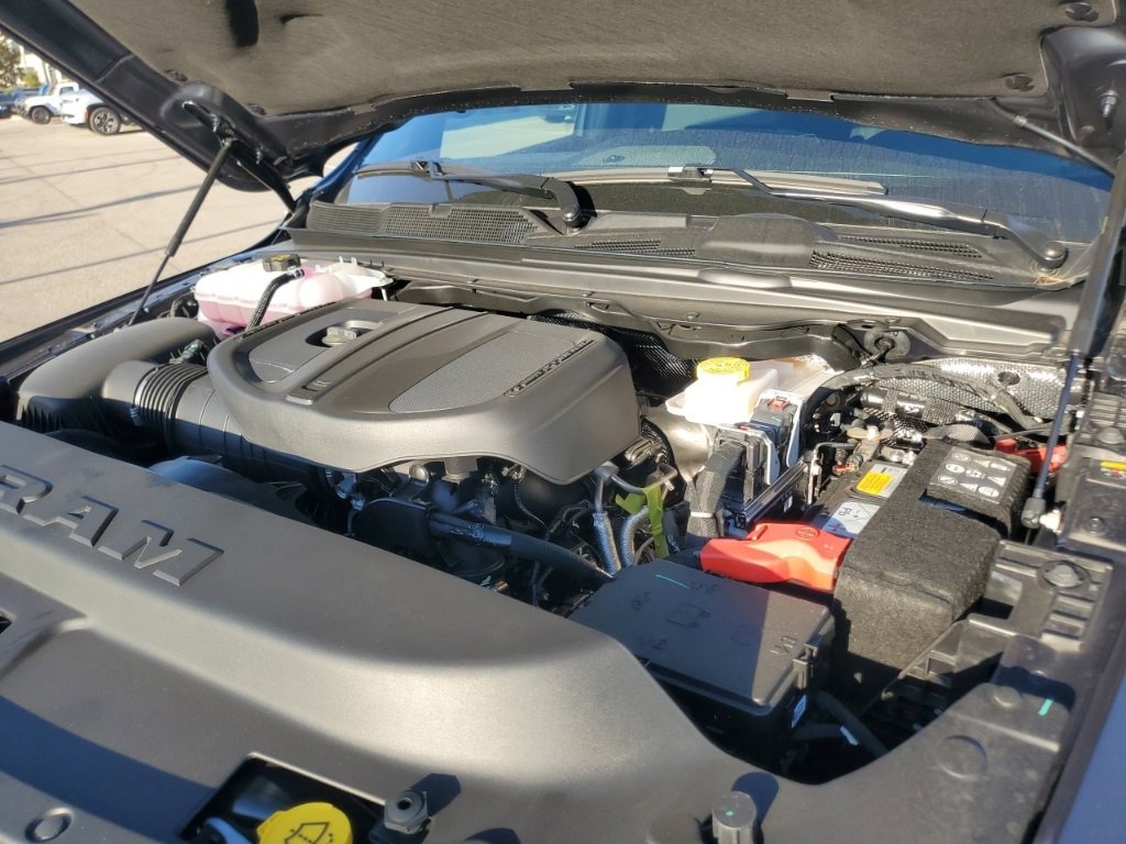 New 2026 RAM 1500 4x4 Crew Cab image 39
