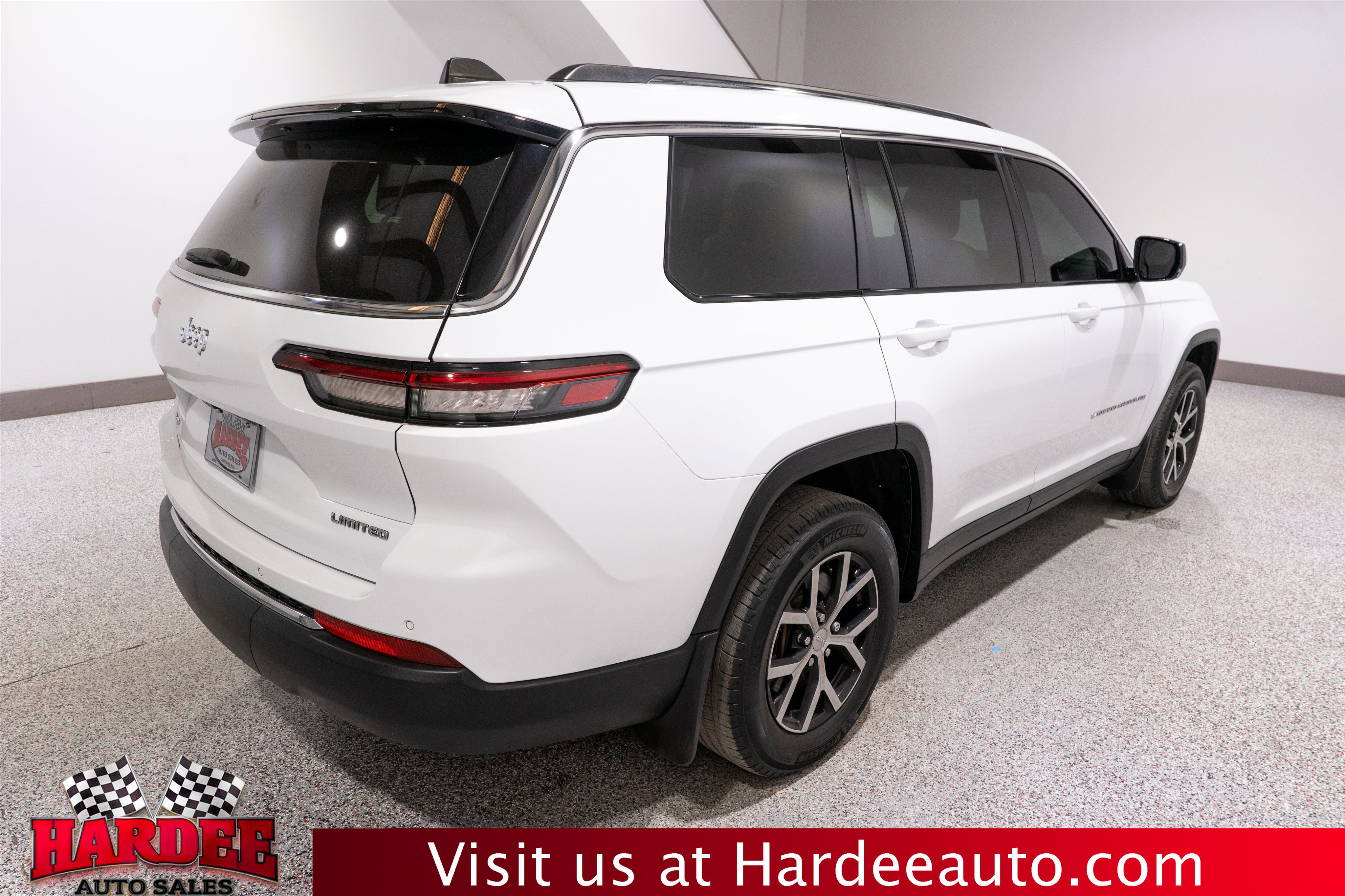 Used 2024 Jeep Grand Cherokee L Limited w/ MOPAR Finishing Package AWD/4WD image 5