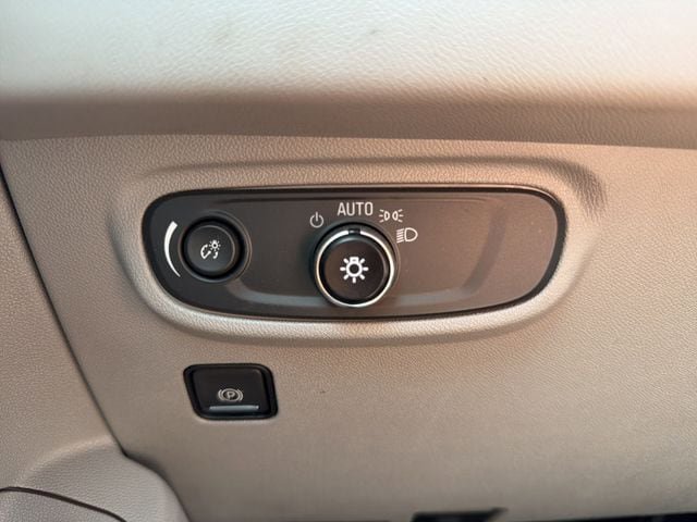 Used 2022 GMC Terrain SLE w/ Driver Convenience Package FWD image 38