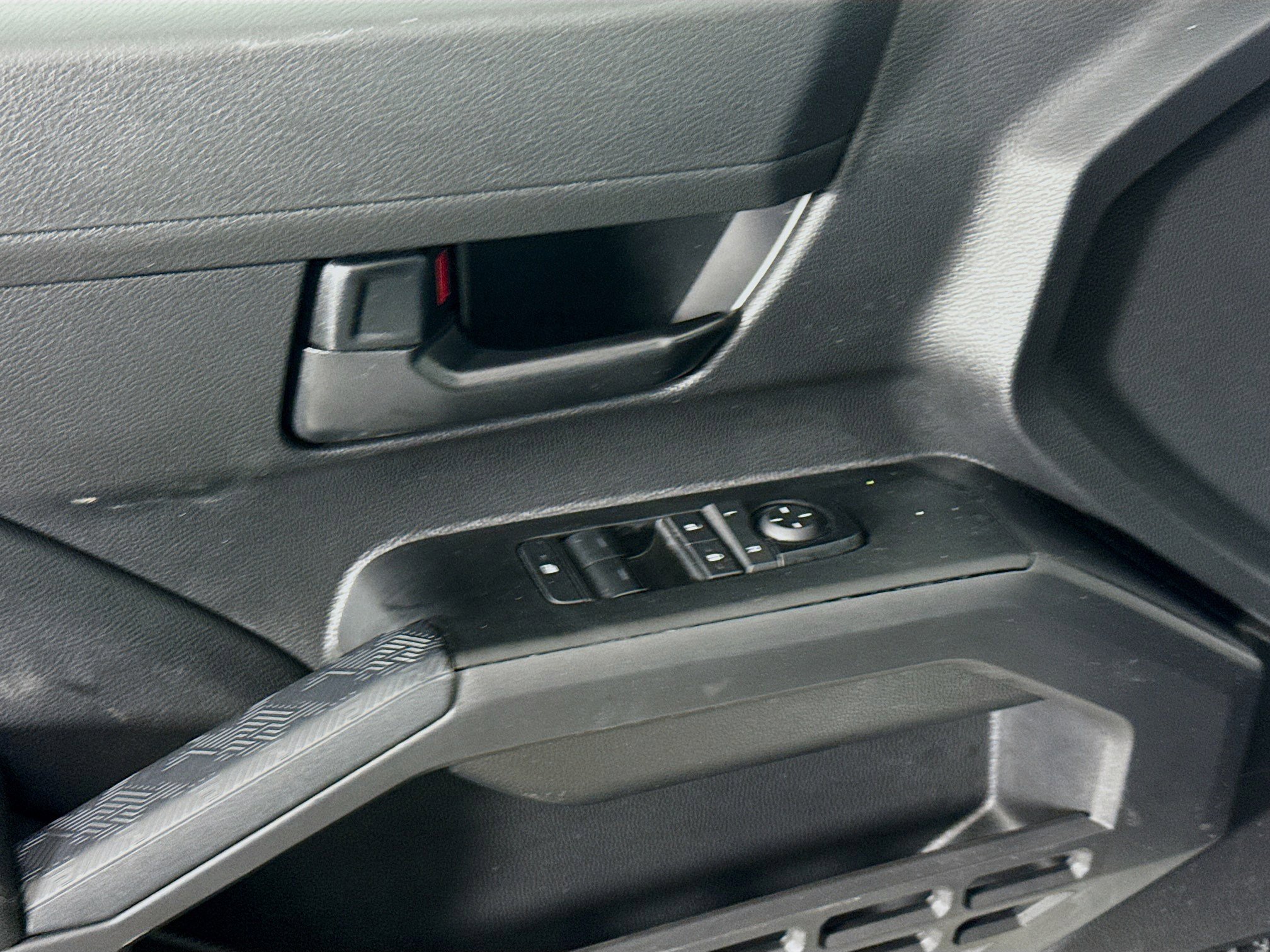 Used 2025 Toyota Tacoma SR image 24