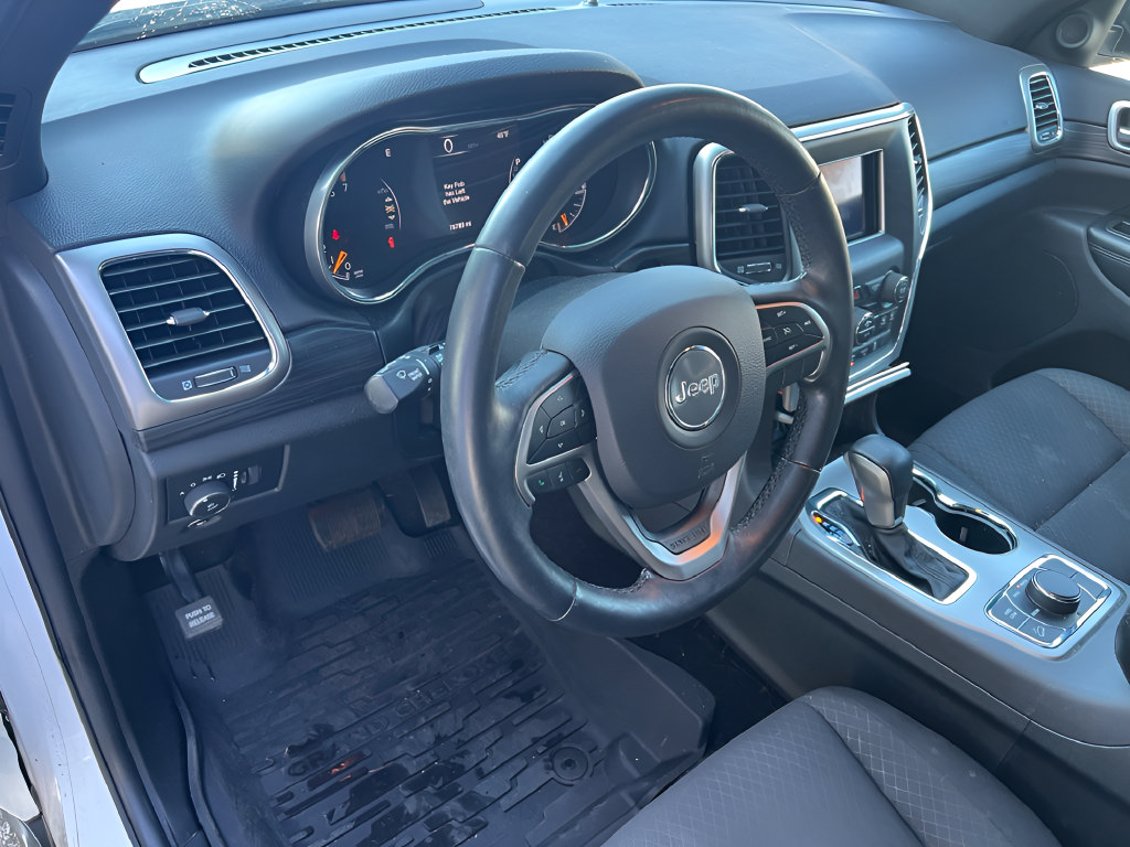 Used 2019 Jeep Grand Cherokee Laredo AWD/4WD image 16
