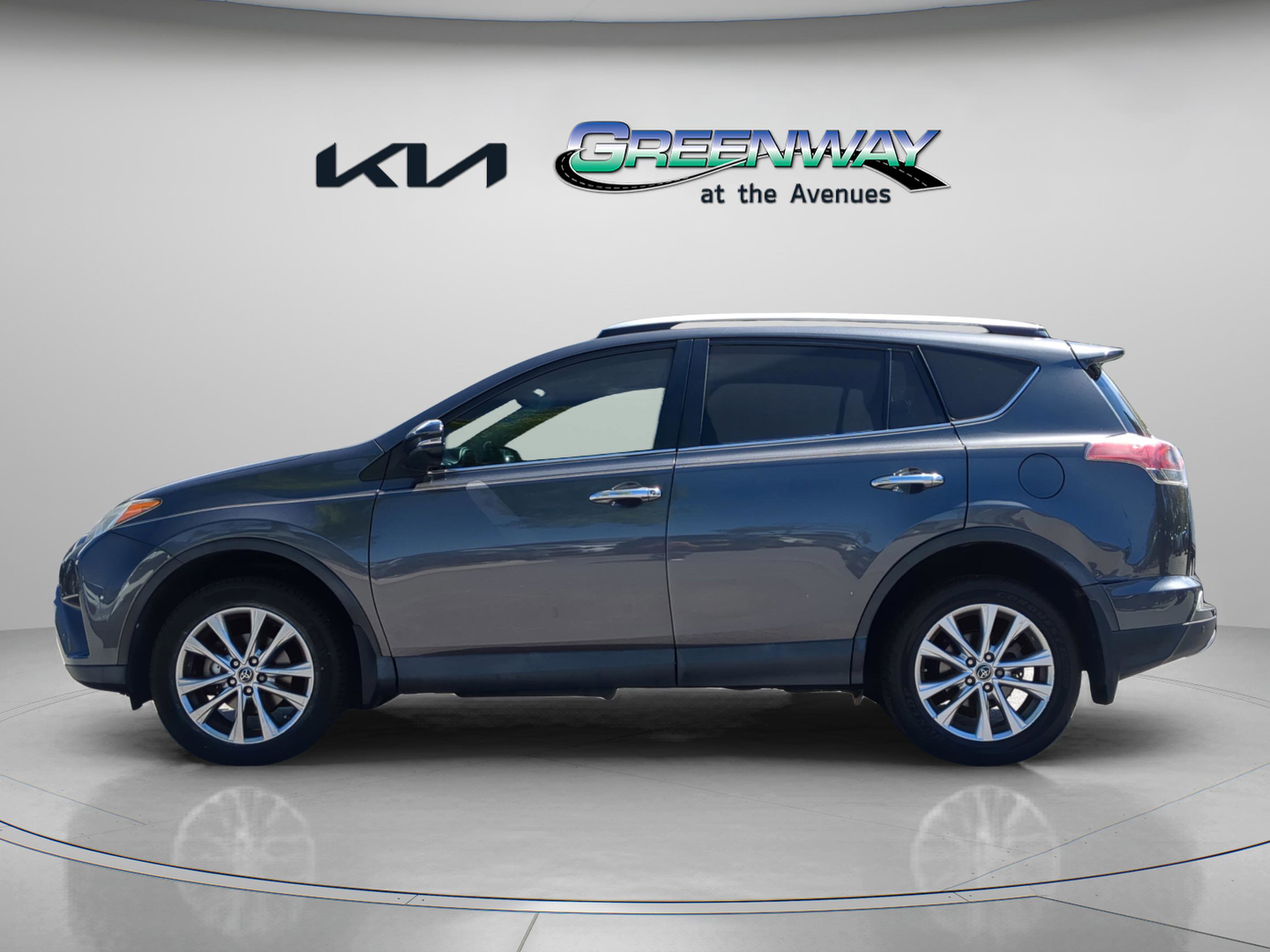 Used 2016 Toyota RAV4 Limited FWD image 4