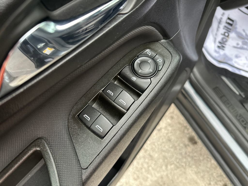 Used 2023 Chevrolet Equinox RS AWD/4WD image 11