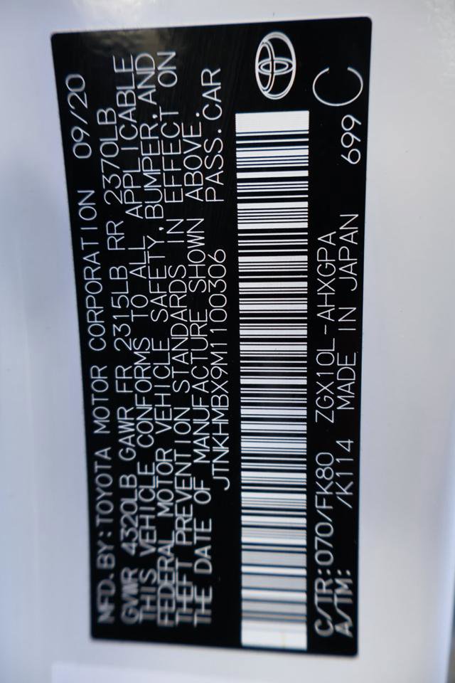 Used 2021 Toyota C-HR XLE image 17