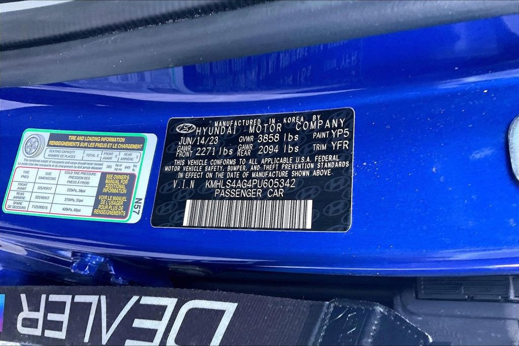 Used 2023 Hyundai Elantra SEL w/ Convenience Package image 30