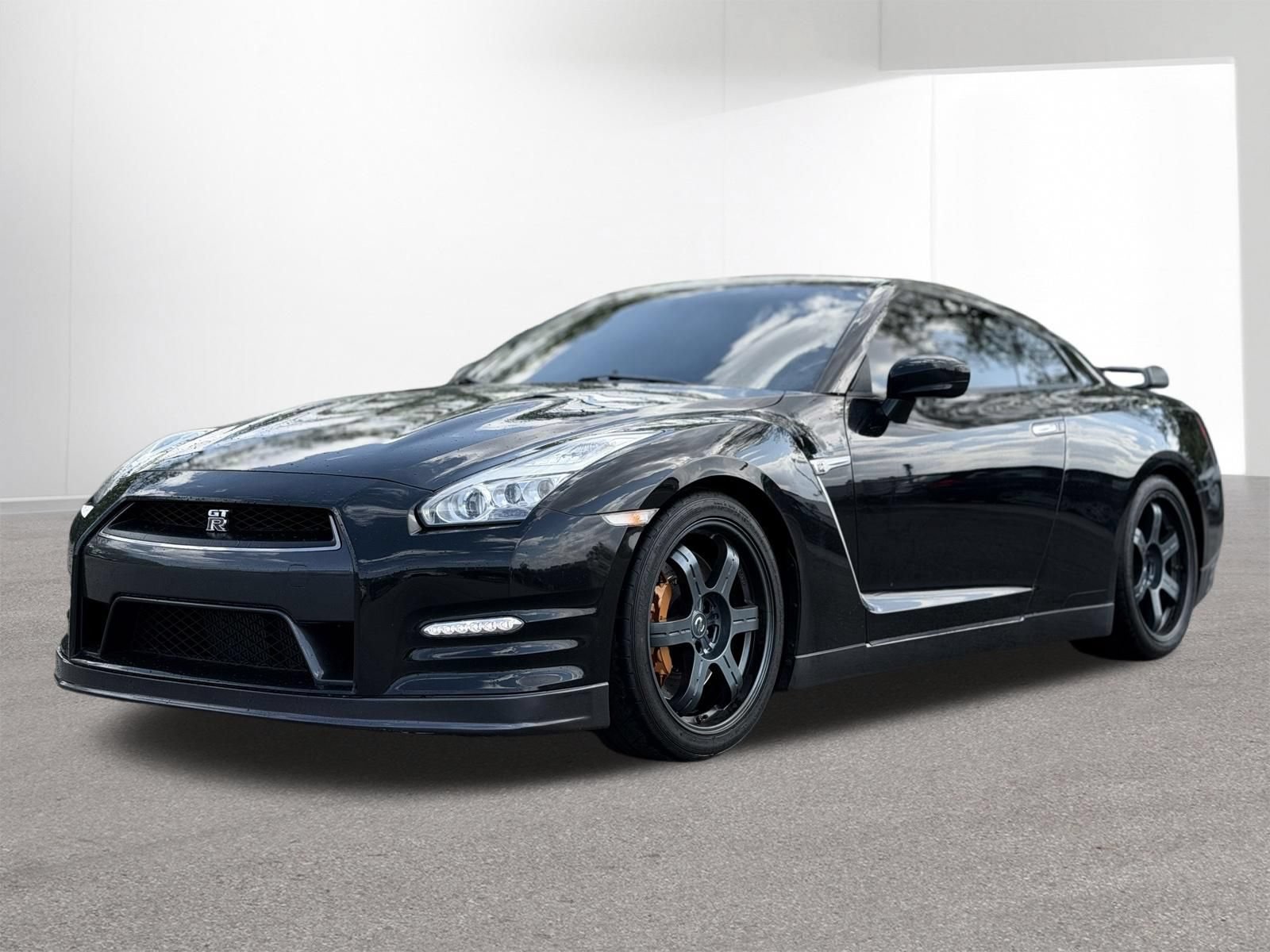 Used 2015 Nissan GT-R Black Edition AWD/4WD image 15