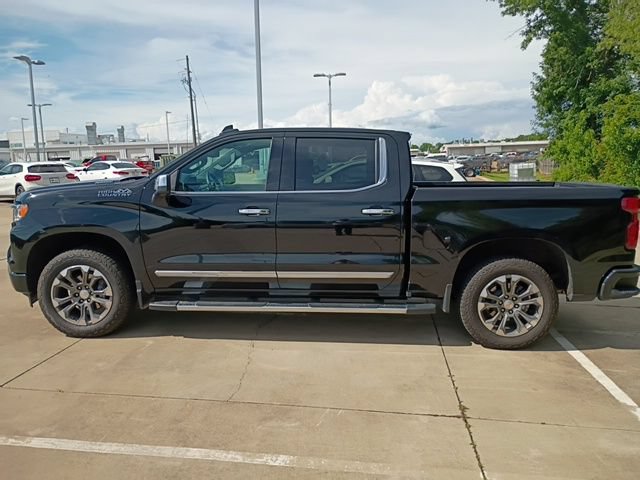 Used 2024 Chevrolet Silverado 1500 High Country w/ Z71 Off-Road Package AWD/4WD image 8