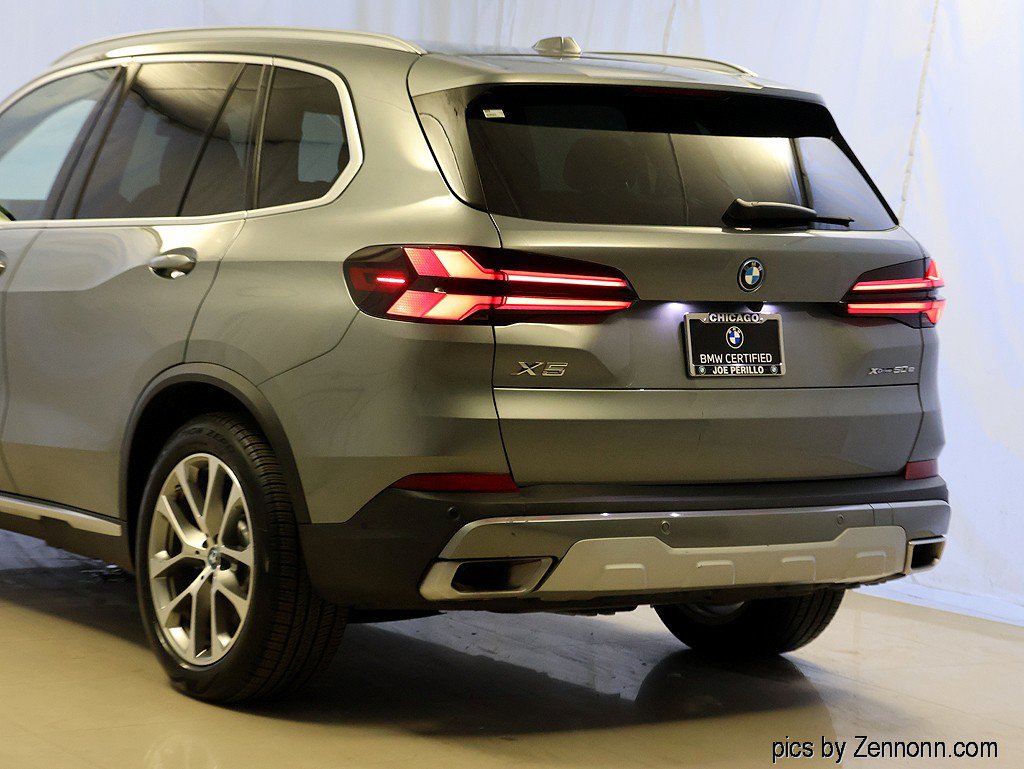 Certified 2025 BMW X5 xDrive50e w/ Premium Package AWD/4WD image 8