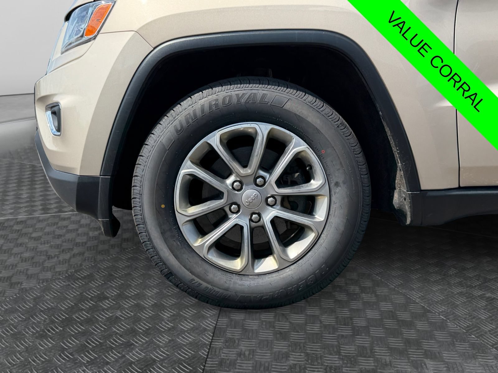 Used 2015 Jeep Grand Cherokee Limited w/ Trailer Tow Group IV AWD/4WD image 14