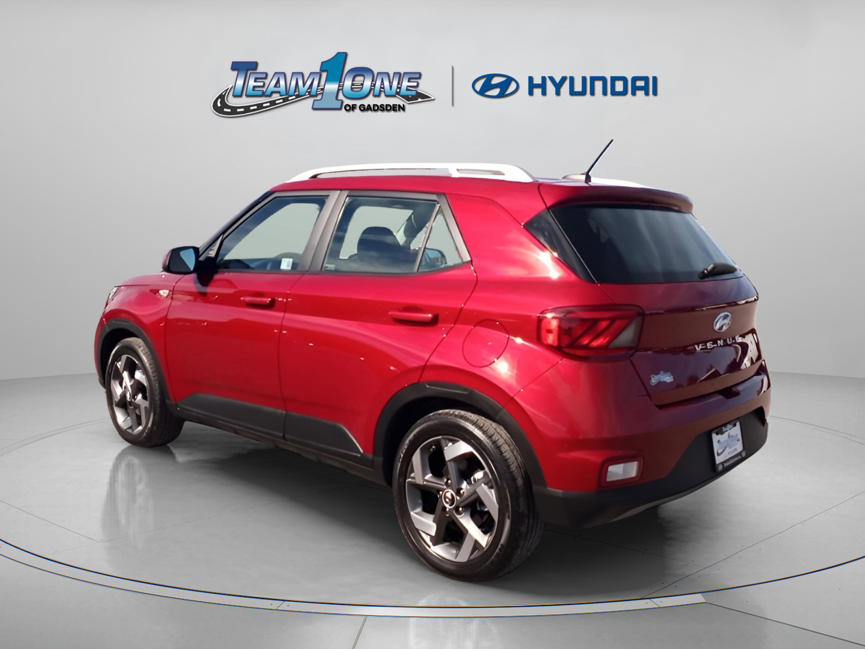 Certified 2024 Hyundai Venue SEL image 6