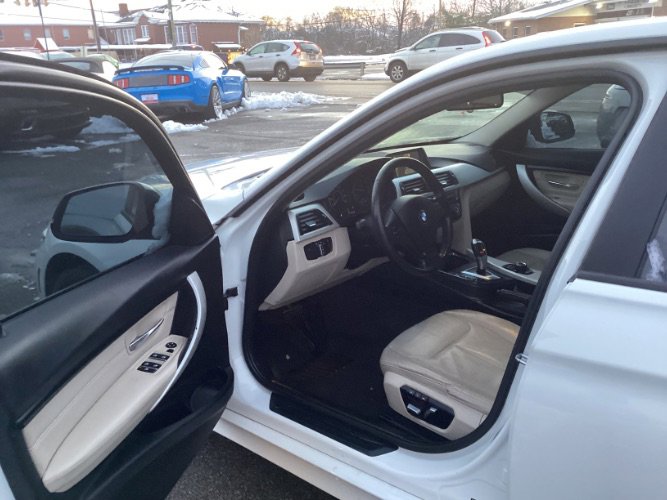 Used 2017 BMW 320i xDrive 320i xDrive image 4
