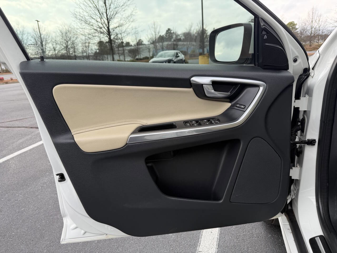 Used 2015 Volvo XC60 T5 Premier Plus FWD image 11