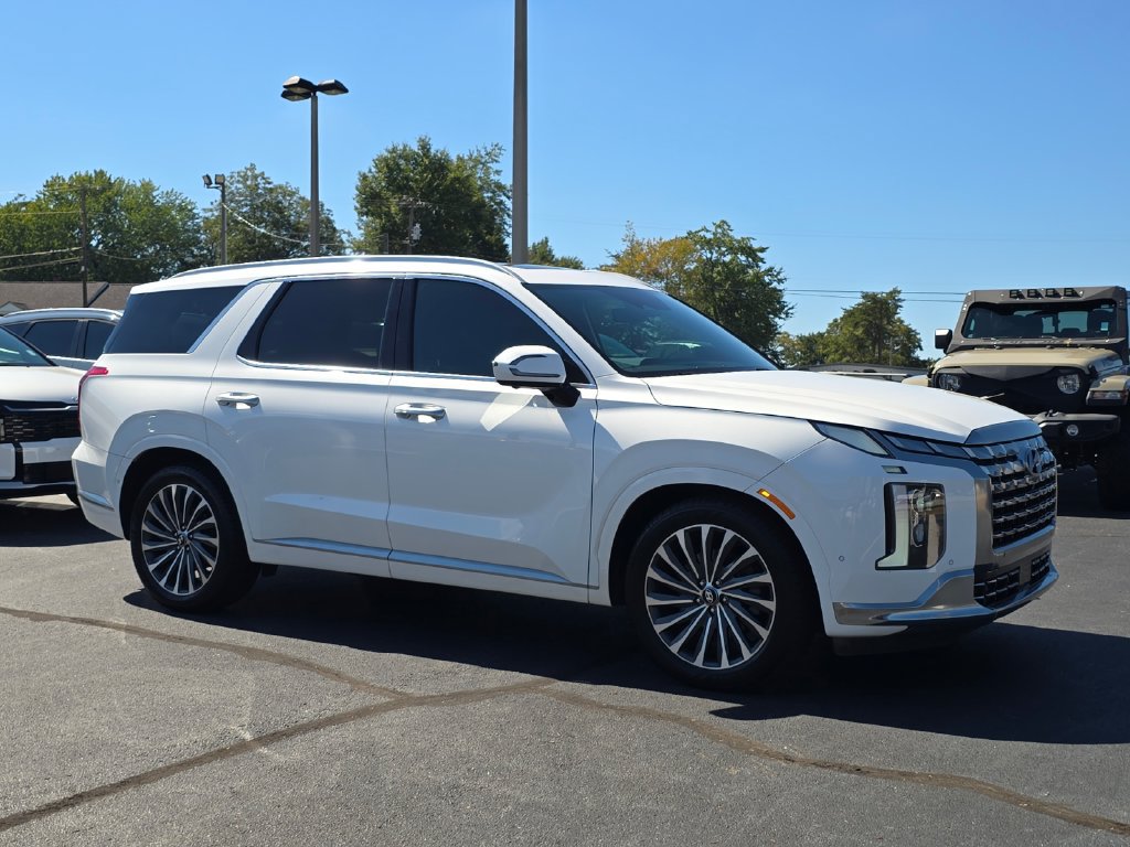 Used 2024 Hyundai Palisade Calligraphy FWD image 1