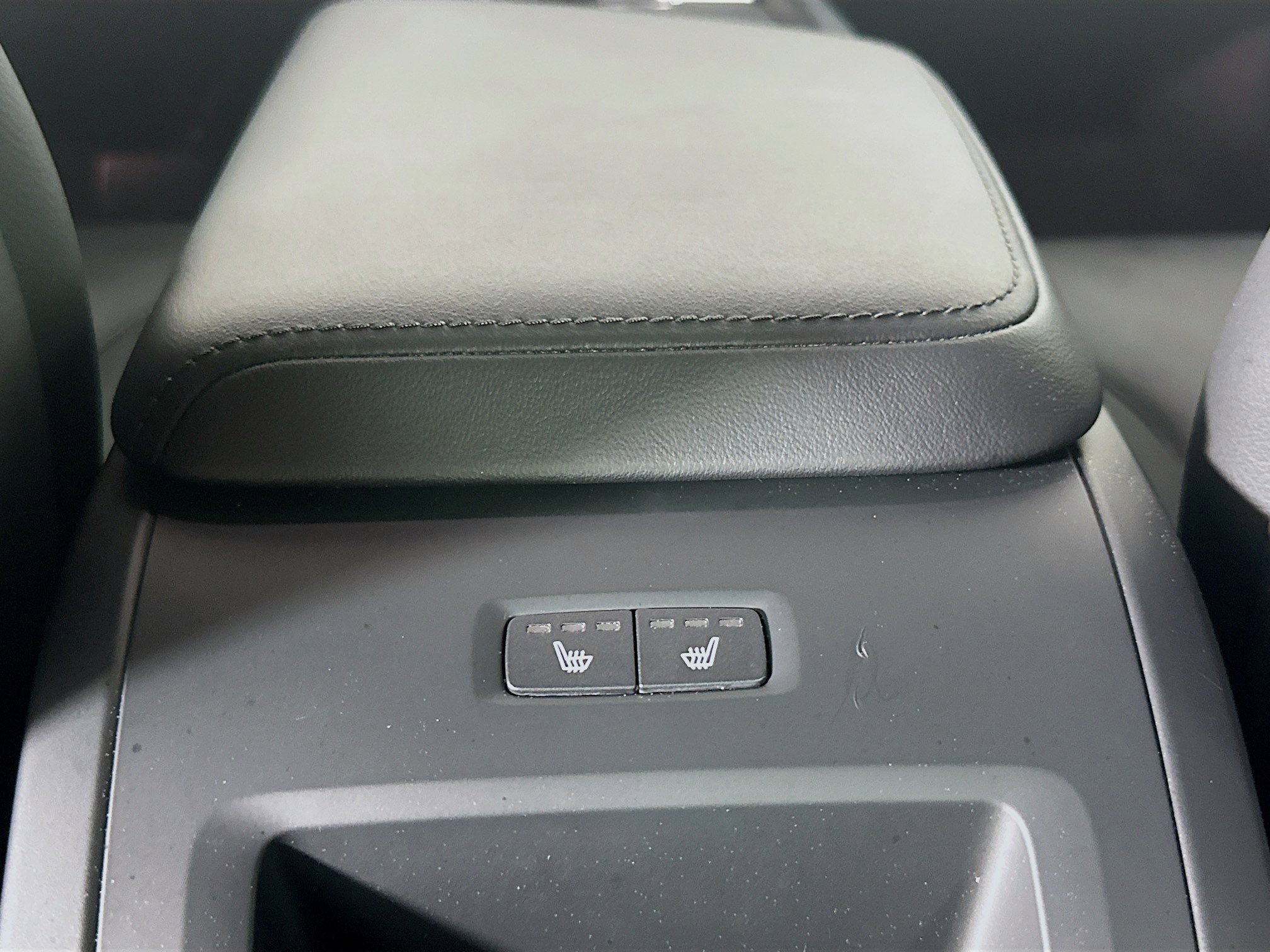 Used 2024 Volvo XC60 B5 Core image 28