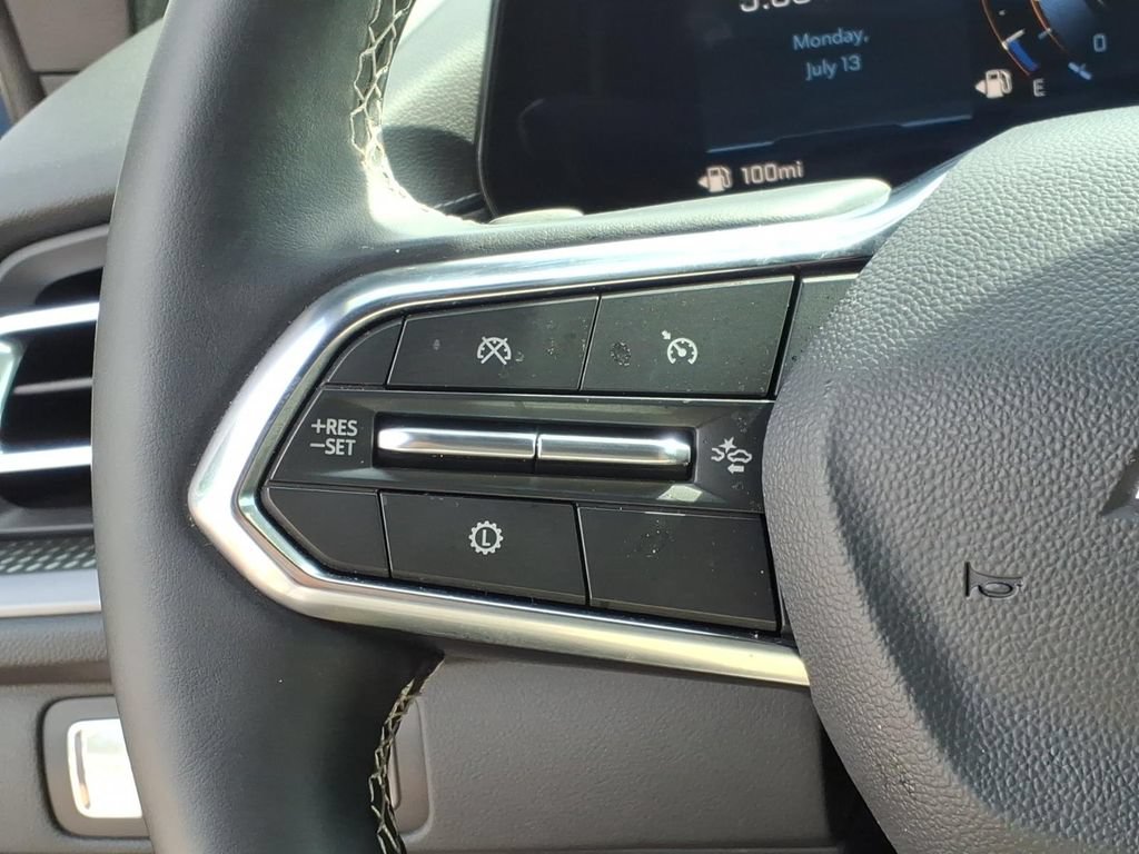 Used 2026 Chevrolet Traverse LT w/ Driver Confidence Package FWD image 24