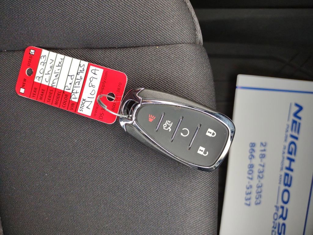 Used 2023 Chevrolet Malibu LT image 28