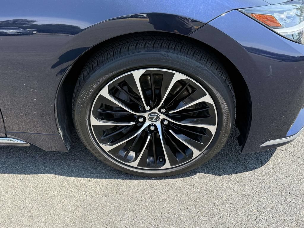 Used 2023 Lexus LS 500 AWD w/ Luxury Package image 7