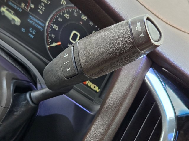 Used 2015 Cadillac Escalade Luxury RWD image 13