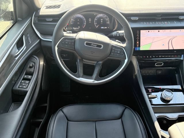 New 2026 Jeep Grand Cherokee Limited w/ Luxury Tech Group II AWD/4WD image 37