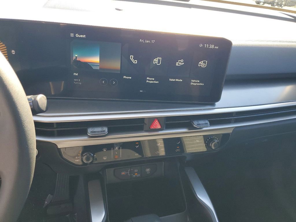 Used 2025 Kia Sorento LX FWD image 14