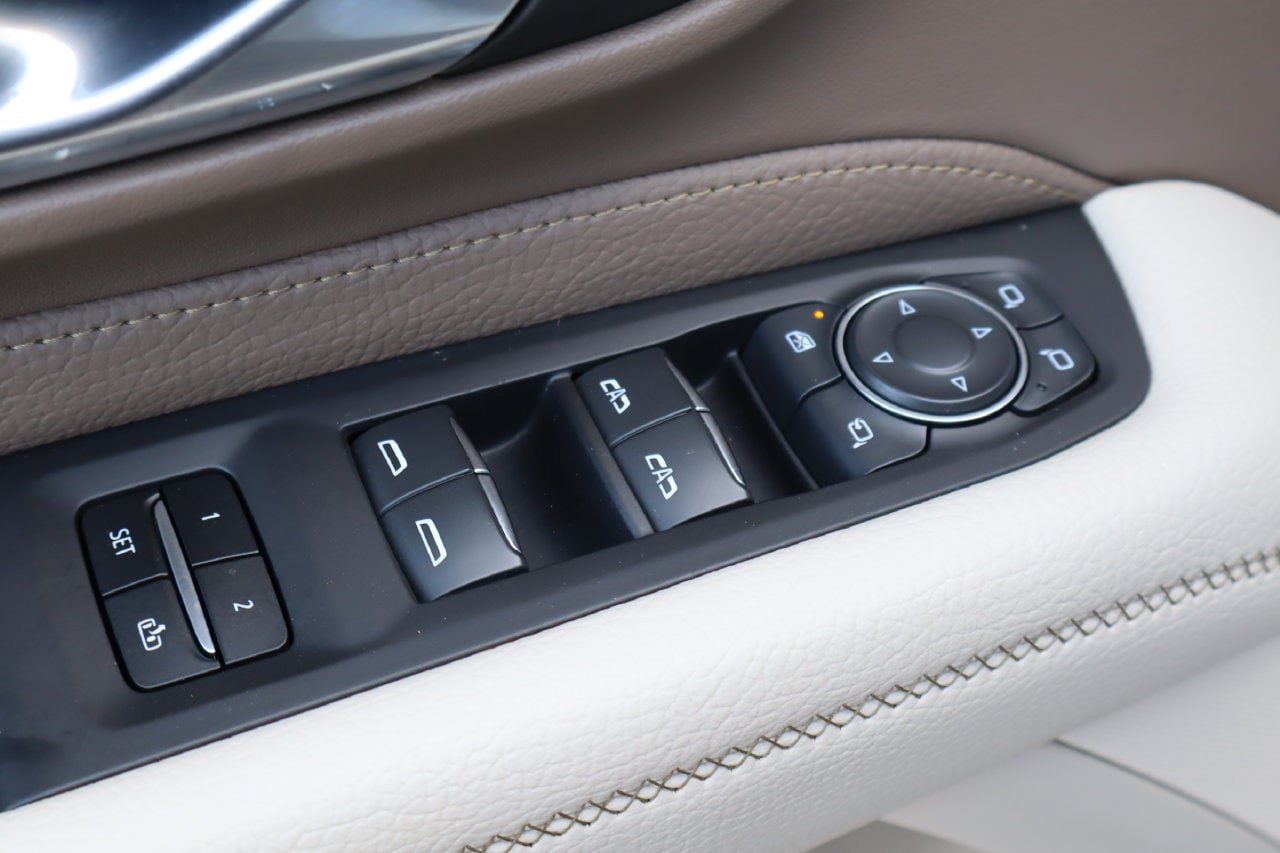 Used 2024 GMC Yukon Denali RWD image 23