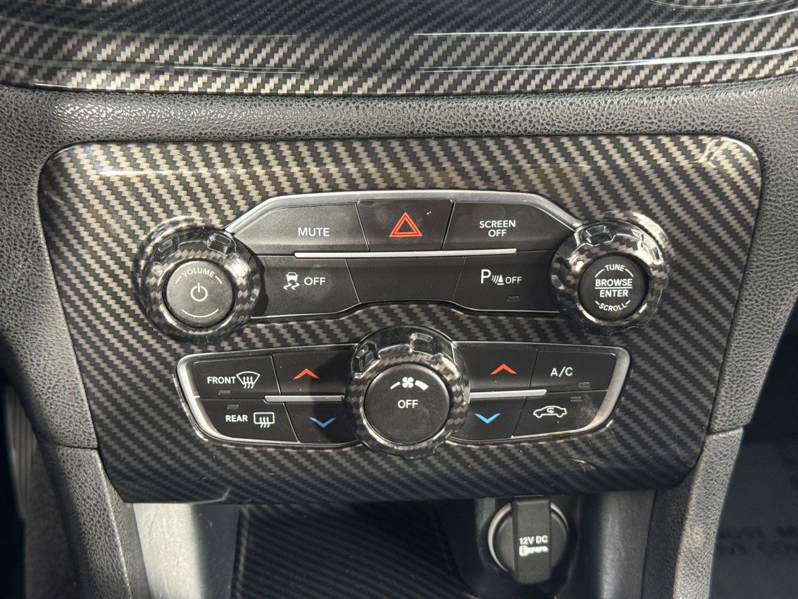 Used 2019 Dodge Charger SXT image 25