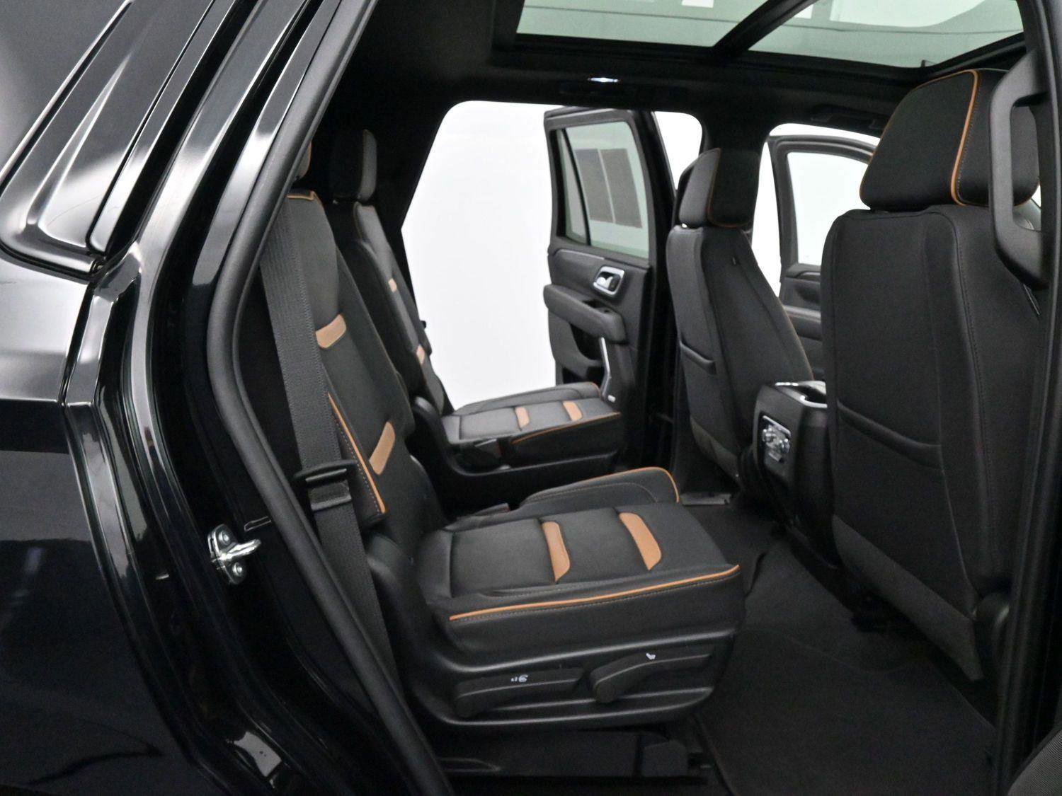 Used 2023 GMC Yukon AT4 w/ AT4 Premium Plus Package image 37