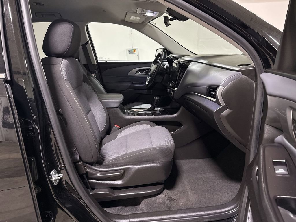 Used 2019 Chevrolet Traverse LT FWD image 21