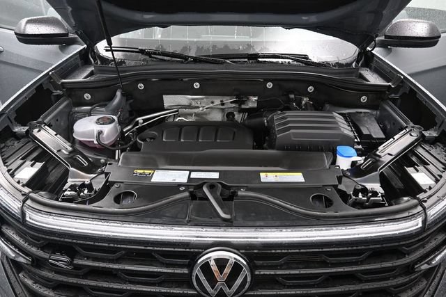 Used 2026 Volkswagen Atlas Cross Sport SEL R-Line AWD/4WD image 40