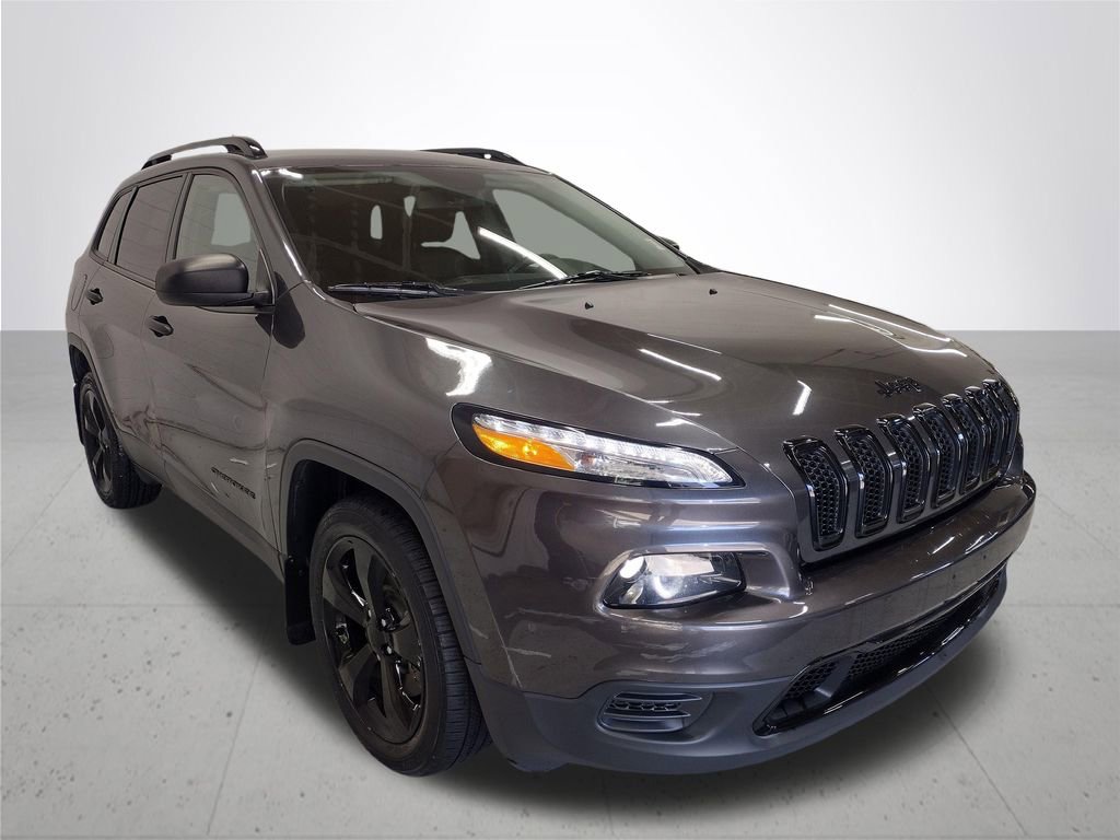Used 2017 Jeep Cherokee Sport FWD image 4
