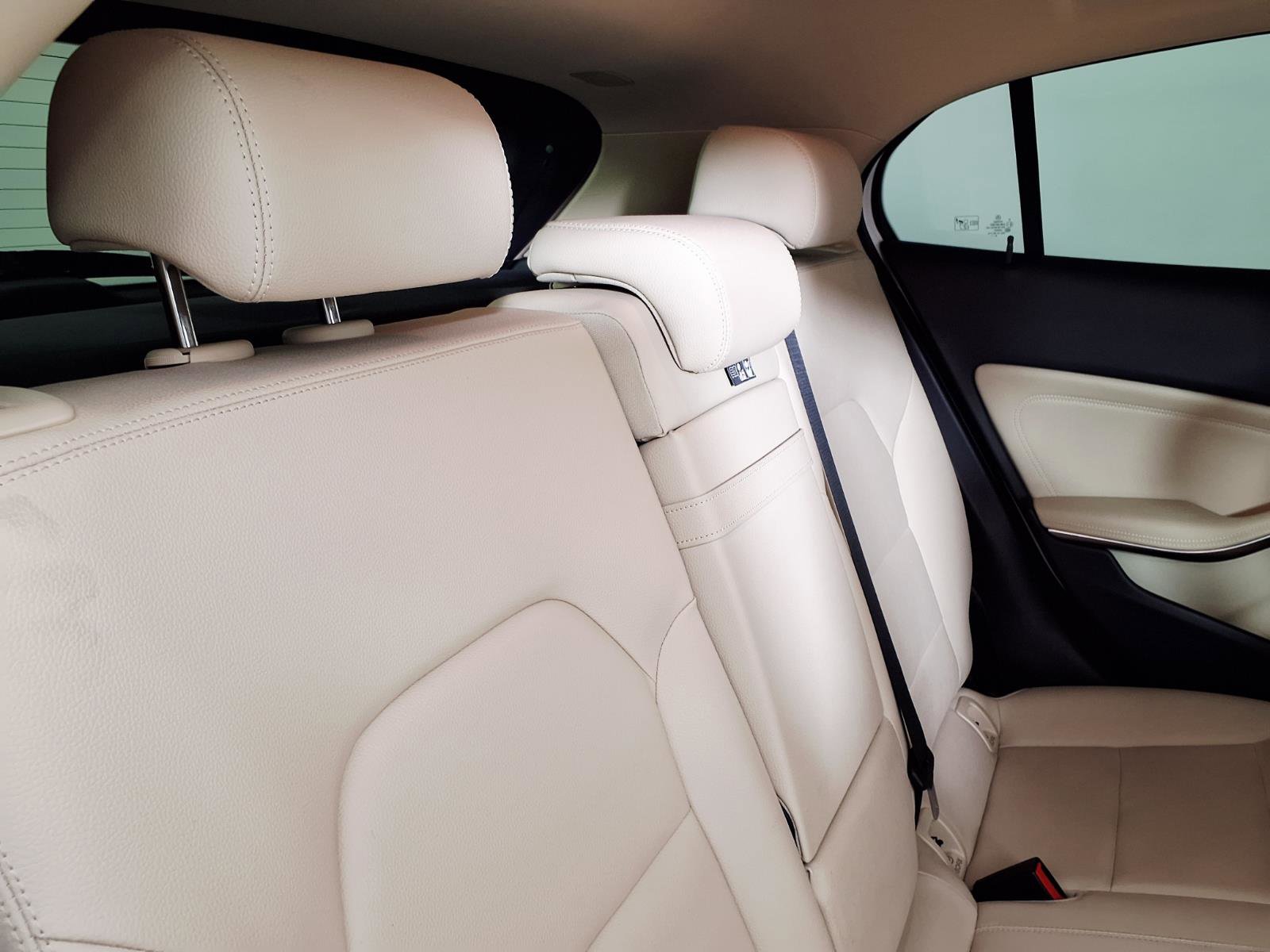 Used 2019 Mercedes-Benz GLA 250 image 12