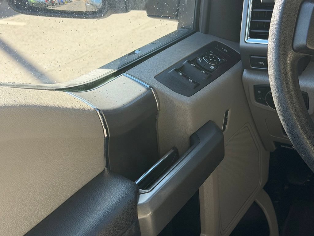 Used 2017 Ford F250 XLT w/ XLT Premium Package AWD/4WD image 8