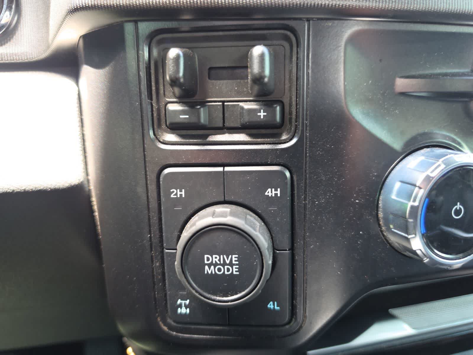 Used 2024 Ford F350 Platinum AWD/4WD image 28