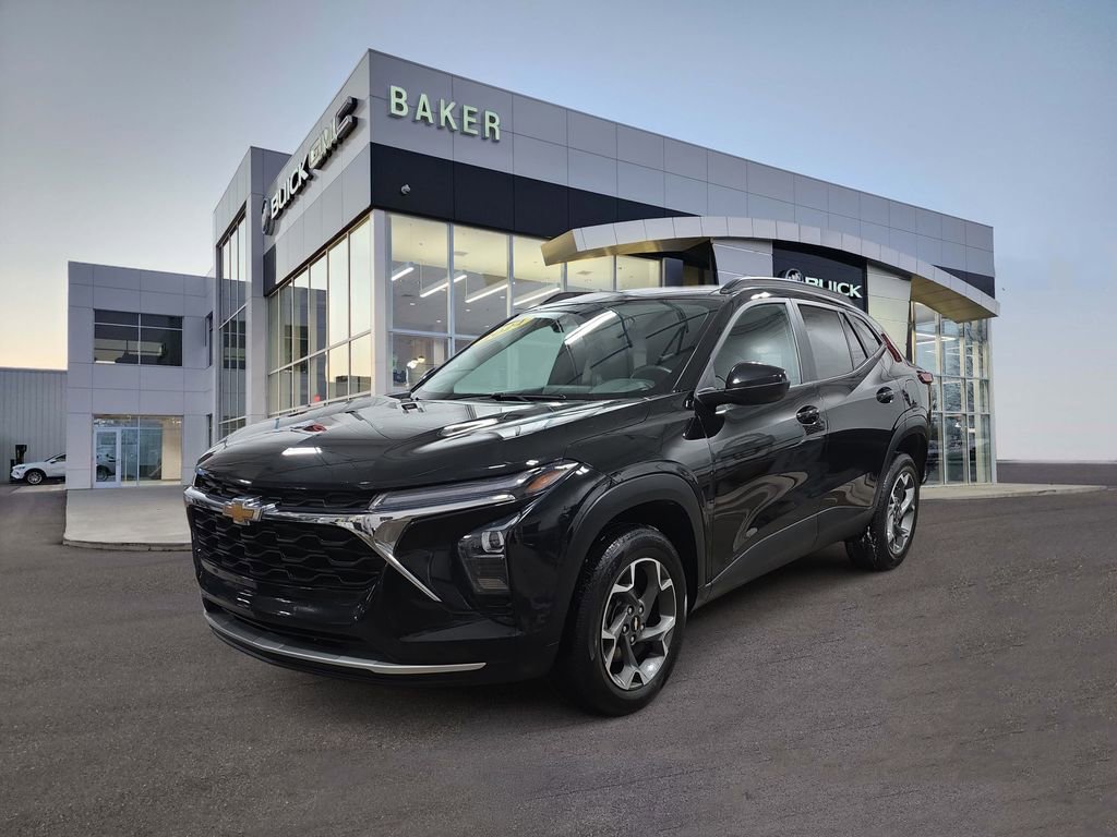 Used 2024 Chevrolet Trax LT w/ Driver Confidence Package image 1