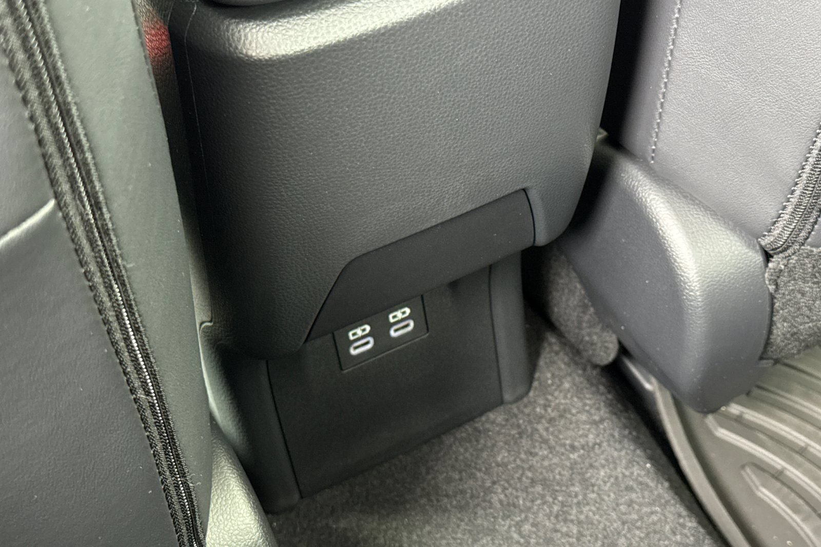 New 2027 Toyota Prius FWD image 15