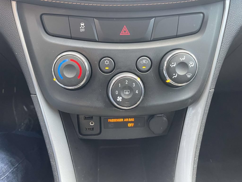 Used 2017 Chevrolet Trax LT FWD image 27