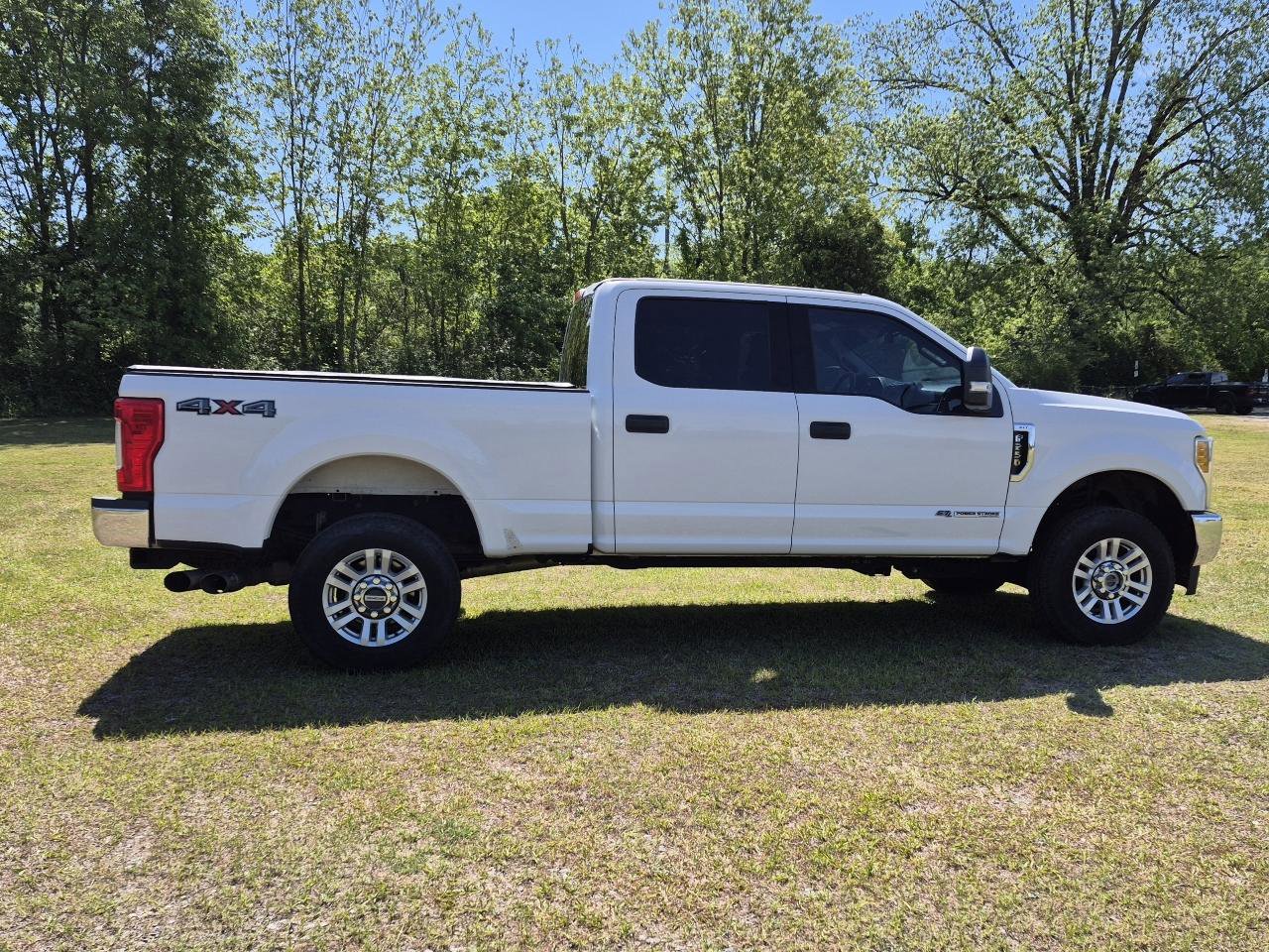 Used 2017 Ford F250 XLT AWD/4WD image 9