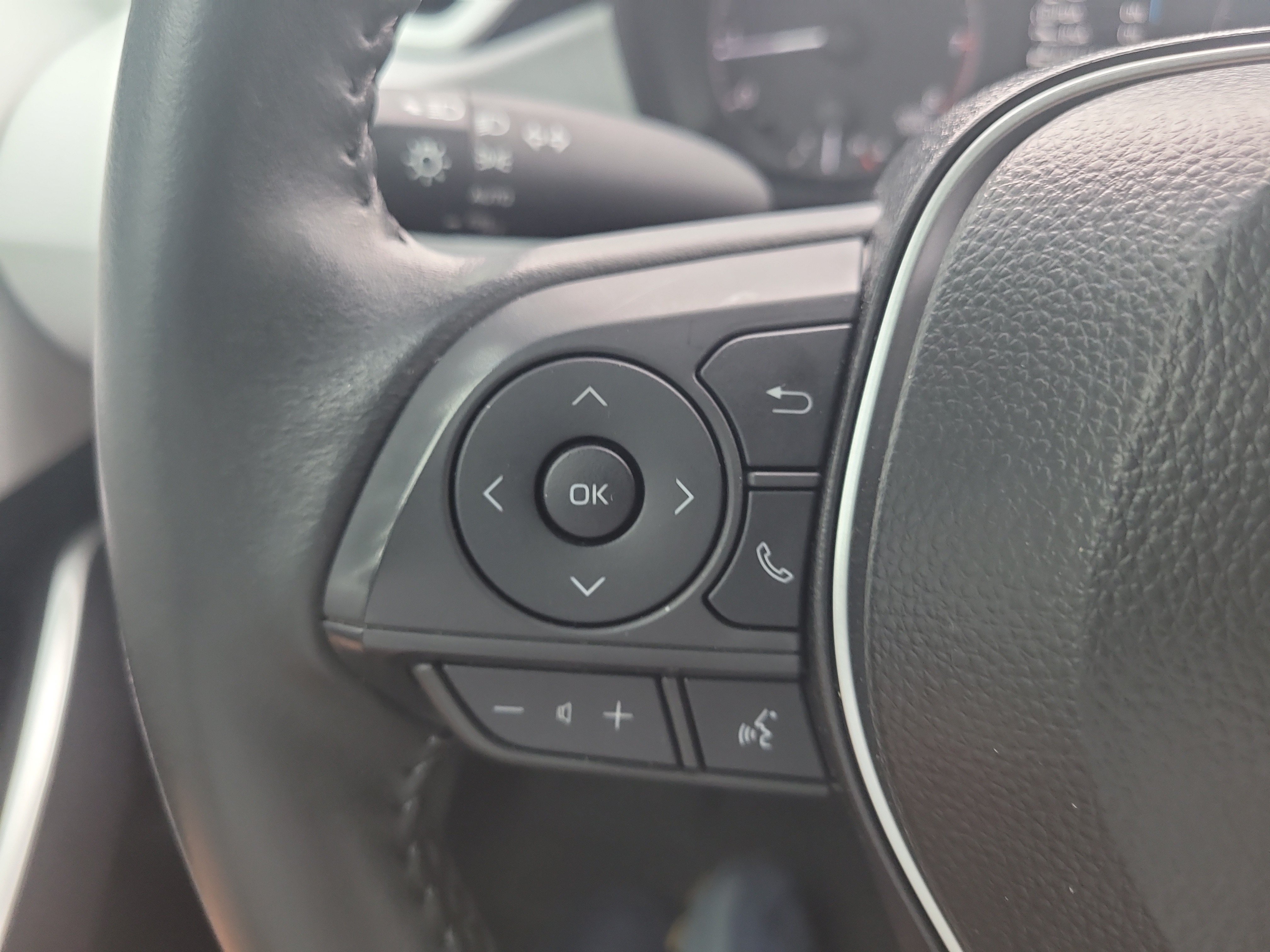 Used 2025 Toyota Corolla SE FWD image 27