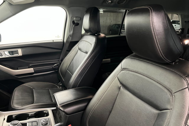 Used 2023 Ford Explorer Limited AWD/4WD image 16