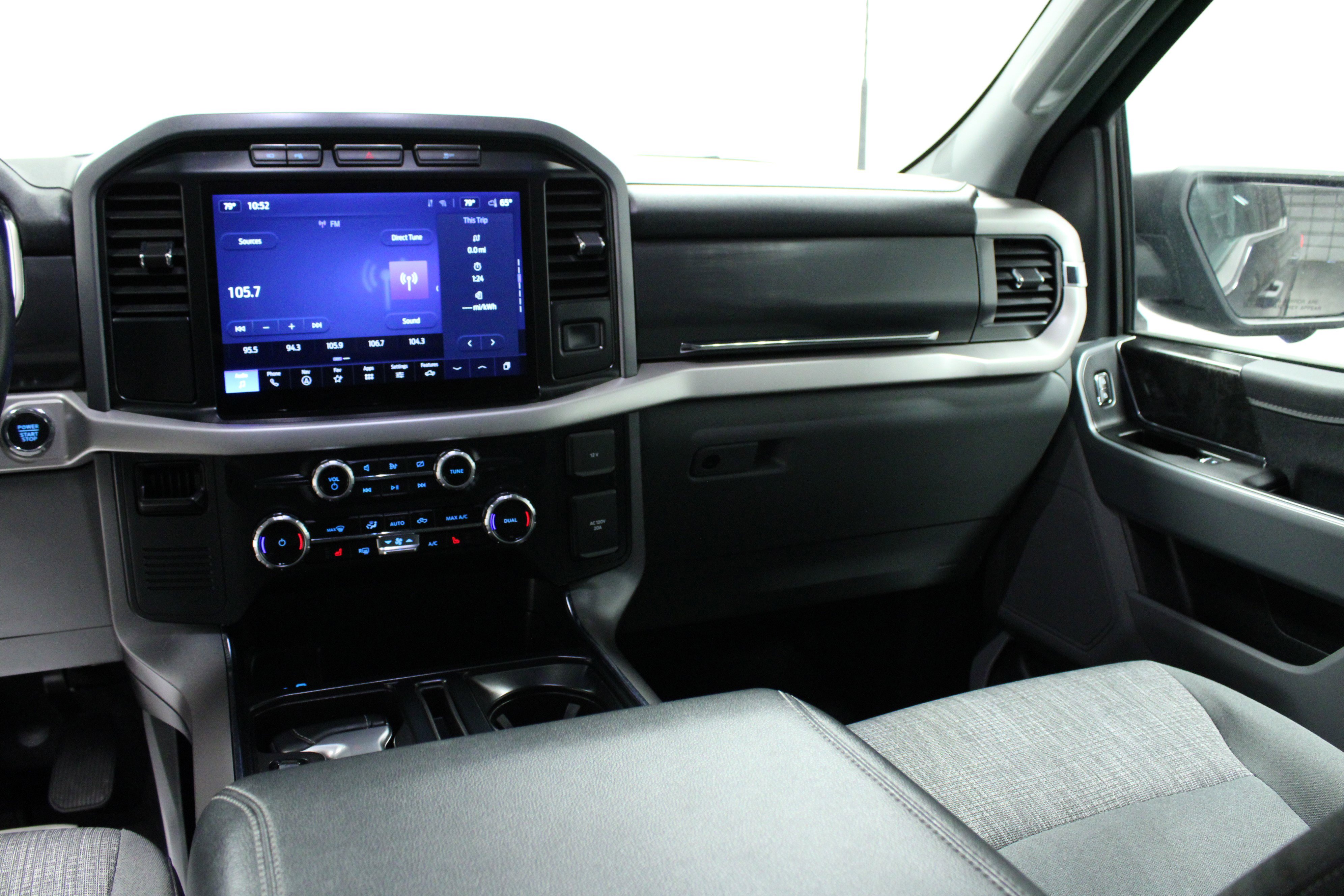 Used 2023 Ford F150 Lightning XLT image 19