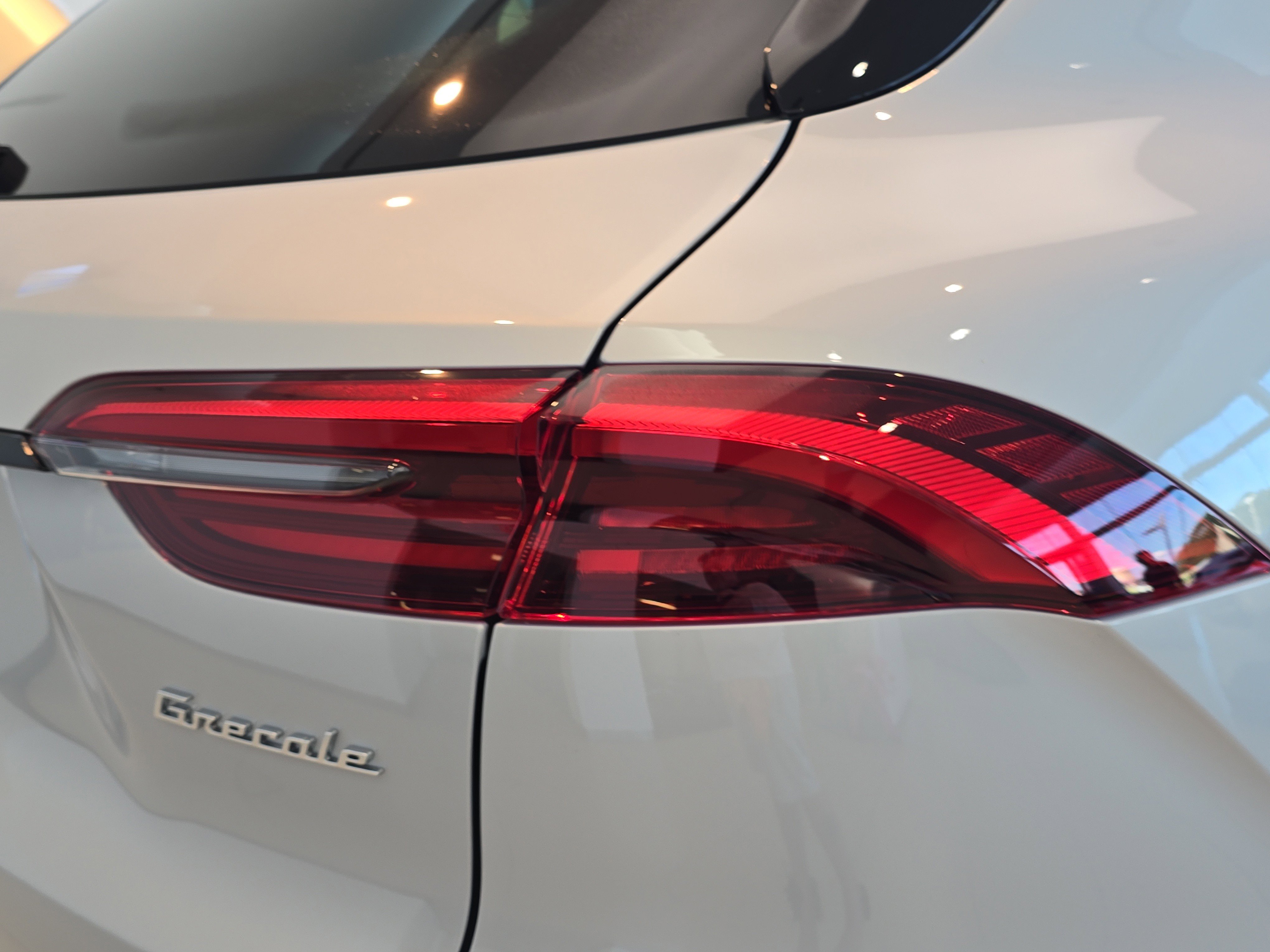 New 2025 Maserati Grecale Modena image 8