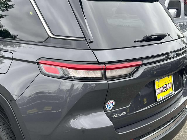Used 2023 Jeep Grand Cherokee Limited AWD/4WD image 10